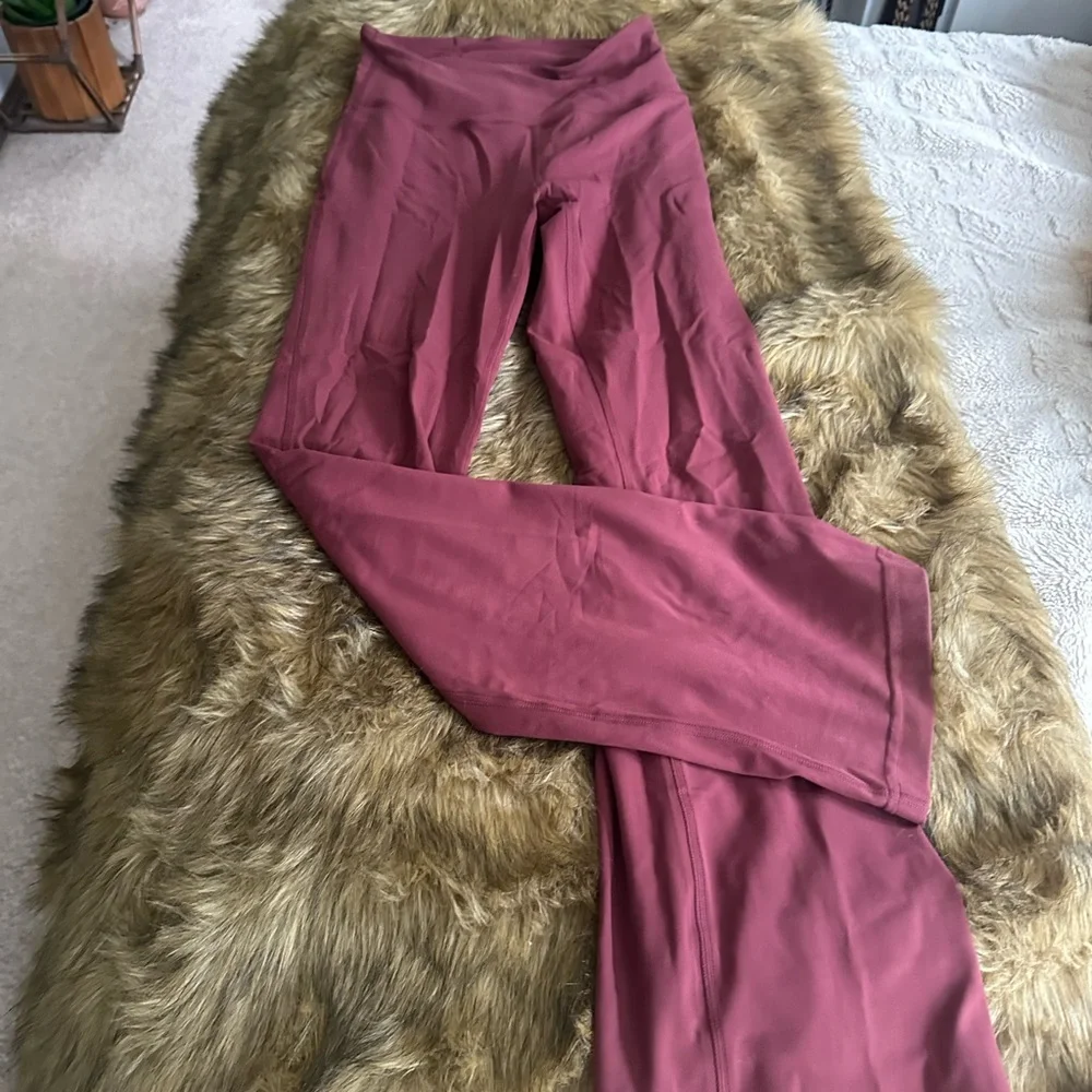EUC lululemon align wide leg . - Picture 6 of 6